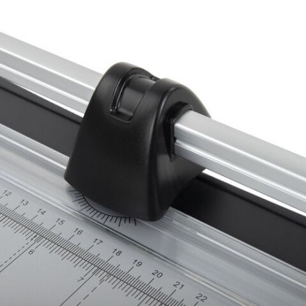 Резак роликовый BRAUBERG EXTRA A4, до 10 л., длина реза 320 мм, металлическое основание, 532325 Резак роликовый BRAUBERG EXTRA A4, до 10 л., длина реза 320 мм, металлическое основание, 532325