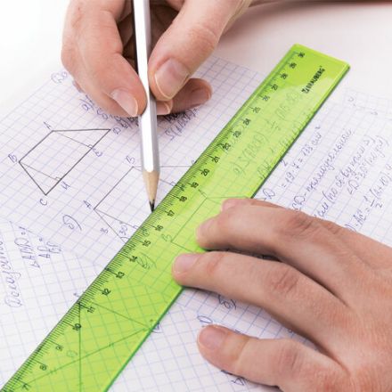 Линейка пластиковая 30 см BRAUBERG "FRUITY", тонированная, ассорти, 210767 Линейка пластиковая 30 см BRAUBERG "FRUITY", тонированная, ассорти, 210767