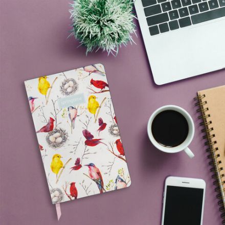 Ежедневник недатированный А5 (138х213 мм), BRAUBERG VISTA, под кожу, гибкий, 136 л., "Birds", 112021 Ежедневник недатированный А5 (138х213 мм), BRAUBERG VISTA, под кожу, гибкий, 136 л., "Birds", 112021