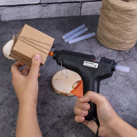 Клеевой пистолет 60 Вт для стержня 11 мм, с выключателем BRAUBERG, в блистере, 671053 Клеевой пистолет 60 Вт для стержня 11 мм, с выключателем BRAUBERG, в блистере, 671053