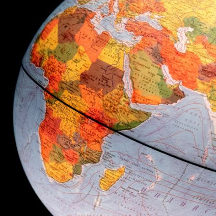 Глобус физический / политический Globen "Классик", 32 см, с подсветкой, рельефный, К013200223 Глобус физический / политический Globen "Классик", 32 см, с подсветкой, рельефный, К013200223