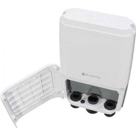 Коммутатор MikroTik Cloud Router Switch CRS305-1G-4S+OUT уличный