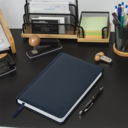 Ежедневник недатированный А5 (138х213 мм) BRAUBERG "Select", балакрон, 160 л., темно-синий, 123430 Ежедневник недатированный А5 (138х213 мм) BRAUBERG "Select", балакрон, 160 л., темно-синий, 123430