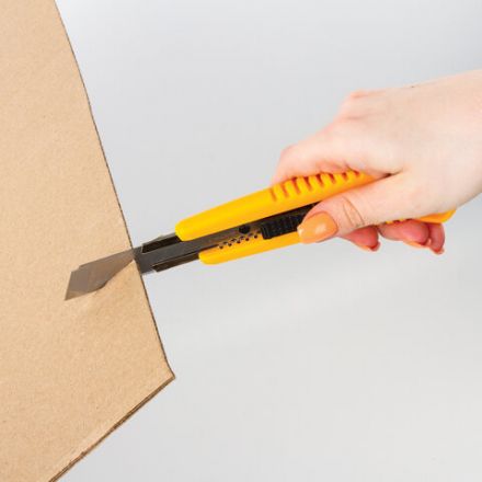 Нож канцелярский 18 мм BRAUBERG "Standard", 3 лезвия в комплекте, автофиксатор, корпус ассорти, 230918 Нож канцелярский 18 мм BRAUBERG "Standard", 3 лезвия в комплекте, автофиксатор, корпус ассорти, 230918