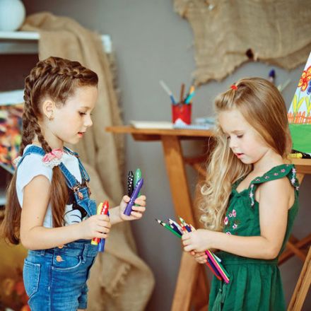 Карандаши цветные ЮНЛАНДИЯ "МИР ЖИВОТНЫХ", 12 цветов, шестигранные, грифель 3 мм, натуральное дерево, 181383 Карандаши цветные ЮНЛАНДИЯ "МИР ЖИВОТНЫХ", 12 цветов, шестигранные, грифель 3 мм, натуральное дерево, 181383