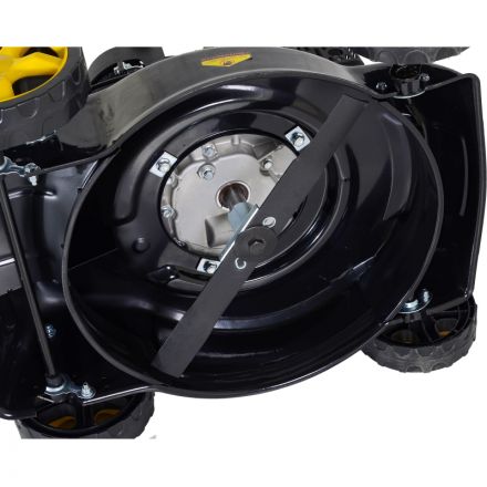 Газонокосилка бензиновая Huter GLM-5.0 SP (70/3/2) Газонокосилка бензиновая Huter GLM-5.0 SP (70/3/2)