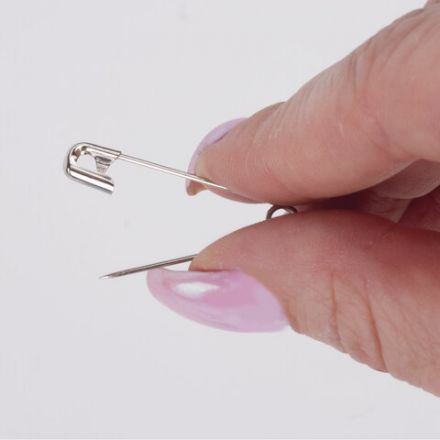 Булавки английские BRAUBERG, 32 мм, никелированные, 50 шт., в пластиковой коробке с европодвесом, 223970 Булавки английские BRAUBERG, 32 мм, никелированные, 50 шт., в пластиковой коробке с европодвесом, 223970