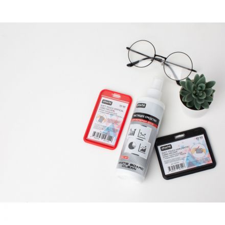 Бейдж Attache Selection вертикальный 64x109 мм красный с покрытием Soft Touch без держателя