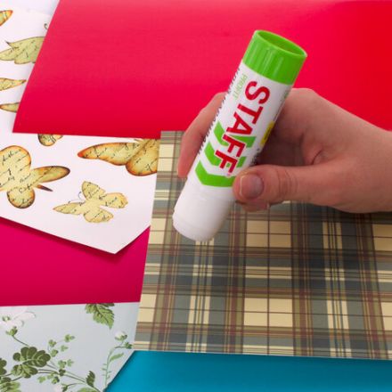 Клей-карандаш УСИЛЕННЫЙ STAFF Profit, 36 г, PVP-основа, 228663 Клей-карандаш УСИЛЕННЫЙ STAFF Profit, 36 г, PVP-основа, 228663