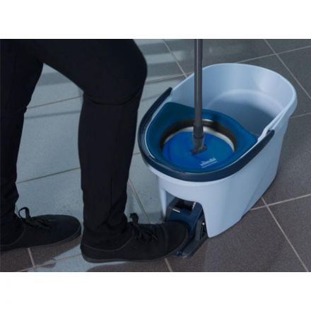 Набор для уборки Vileda Professional УльтраСпин Мини (ведро 10 л с синим отжимом, моп, держатель мопов, телескопическая ручка) (арт. производителя 158010) Набор для уборки Vileda Professional УльтраСпин Мини (ведро 10 л с синим отжимом, моп, держатель мопов, телескопическая ручка) (арт. производителя 158010)