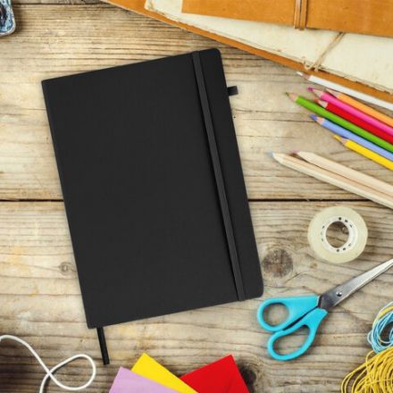 Скетчбук, черная бумага 140 г/м2, 210х297 мм, 80 л., КОЖЗАМ, резинка, карман, BRAUBERG ART CLASSIC, черный, 113206 Скетчбук, черная бумага 140 г/м2, 210х297 мм, 80 л., КОЖЗАМ, резинка, карман, BRAUBERG ART CLASSIC, черный, 113206