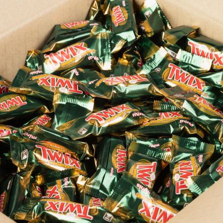 Шоколадный батончик Twix Minis Имбирное печенье 2,7 кг/уп
