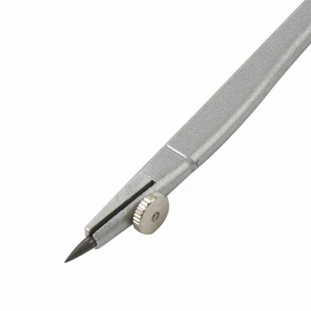 Готовальня BRAUBERG "Klasse", 3 предмета: циркуль 115 мм с колпачком, грифель, точилка, пенал с подвесом, 210330 Готовальня BRAUBERG "Klasse", 3 предмета: циркуль 115 мм с колпачком, грифель, точилка, пенал с подвесом, 210330