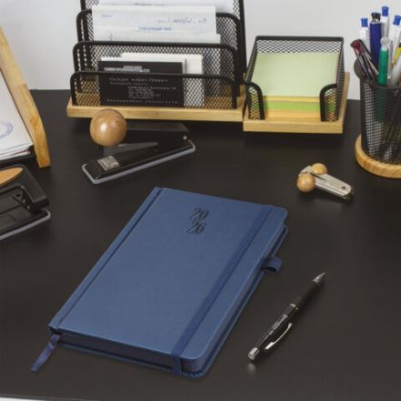 Ежедневник датированный 2026, А5, 138х213 мм, BRAUBERG "Plain", под кожу, резинка, держатель для ручки, синий, 117506 Ежедневник датированный 2026, А5, 138х213 мм, BRAUBERG "Plain", под кожу, резинка, держатель для ручки, синий, 117506