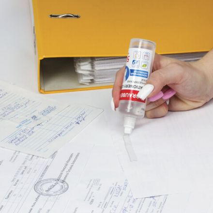 Клей канцелярский жидкий BRAUBERG, 50 мл, с аппликатором, 221020 Клей канцелярский жидкий BRAUBERG, 50 мл, с аппликатором, 221020