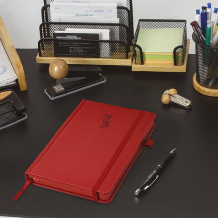 Ежедневник датированный 2026, А5, 138х213 мм, BRAUBERG "Plain", под кожу, резинка, держатель для ручки, красный, 117508 Ежедневник датированный 2026, А5, 138х213 мм, BRAUBERG "Plain", под кожу, резинка, держатель для ручки, красный, 117508