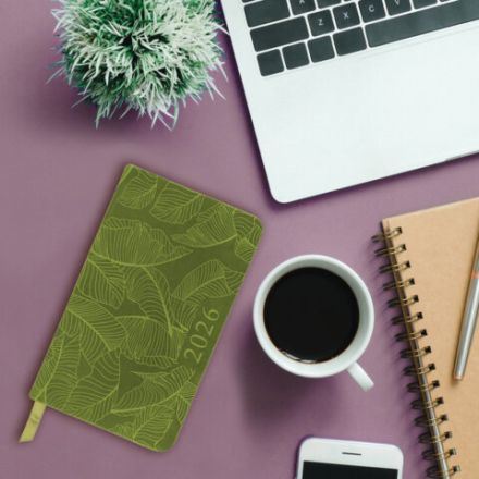 Еженедельник датированный 2026 МАЛЫЙ ФОРМАТ 95х155 мм, А6, BRAUBERG "Foliage", под кожу, зеленый, 117198 Еженедельник датированный 2026 МАЛЫЙ ФОРМАТ 95х155 мм, А6, BRAUBERG "Foliage", под кожу, зеленый, 117198