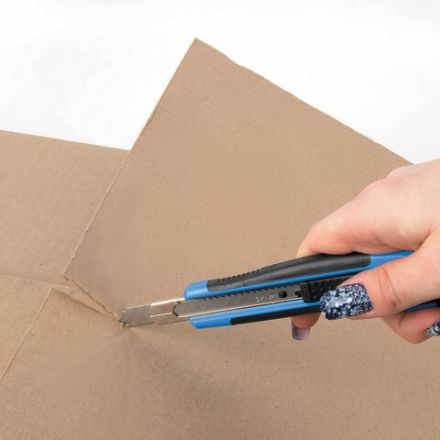 Лезвия для ножей 9 мм BRAUBERG, КОМПЛЕКТ 10 шт., толщина лезвия 0,38 мм, в пластиковом пенале, 230924 Лезвия для ножей 9 мм BRAUBERG, КОМПЛЕКТ 10 шт., толщина лезвия 0,38 мм, в пластиковом пенале, 230924