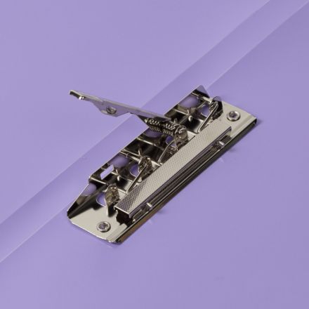 Папка с зажимом Attache Акварель А4, плотн 350мкм, сиреневая Папка с зажимом Attache Акварель А4, плотн 350мкм, сиреневая