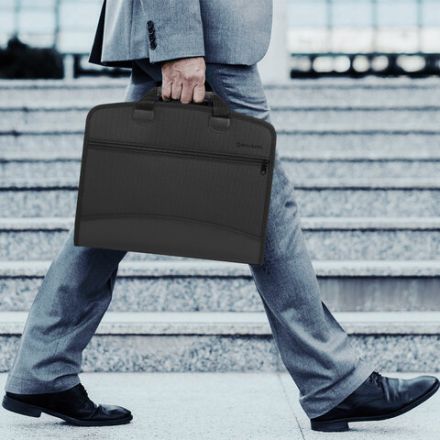 Папка-портфель пластиковая BRAUBERG А4+ (375х305х60 мм), 4 отделения, 2 кармана, на молнии, черный, 225169 Папка-портфель пластиковая BRAUBERG А4+ (375х305х60 мм), 4 отделения, 2 кармана, на молнии, черный, 225169