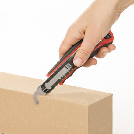 Нож канцелярский 18 мм BRAUBERG "Universal" с АВТОЗАМЕНОЙ ЛЕЗВИЙ, 6 лезвий в комплекте, автофиксатор, 230922