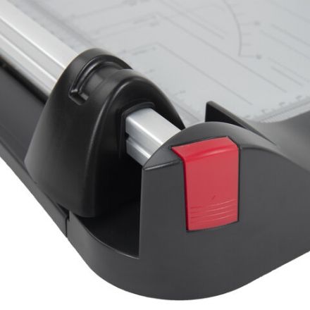 Резак роликовый BRAUBERG EXTRA A3, до 10 л., длина реза 480 мм, металлическое основание, 532326 Резак роликовый BRAUBERG EXTRA A3, до 10 л., длина реза 480 мм, металлическое основание, 532326