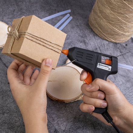 Клеевой пистолет 15 Вт, для стержня 7 мм, BRAUBERG, в блистере, 670322 Клеевой пистолет 15 Вт, для стержня 7 мм, BRAUBERG, в блистере, 670322