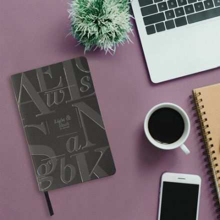 Ежедневник недатированный А5 (138х213 мм), BRAUBERG VISTA, под кожу, гибкий, фольга, 136 л., "Black", 112036 Ежедневник недатированный А5 (138х213 мм), BRAUBERG VISTA, под кожу, гибкий, фольга, 136 л., "Black", 112036