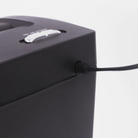 Уничтожитель (шредер) BRAUBERG S8-S, 2 уровень секретности, полоски 6 мм, 8 листов, корзина 15 литров, 531088