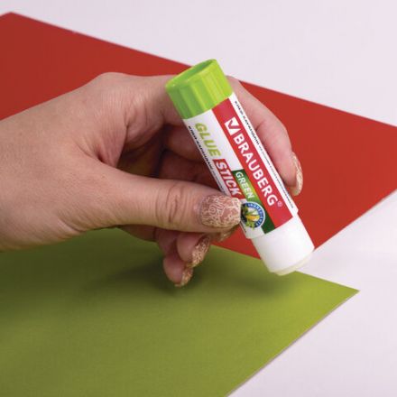 Клей-карандаш на натуральной основе BRAUBERG GREEN, 15 г, 270437 Клей-карандаш на натуральной основе BRAUBERG GREEN, 15 г, 270437