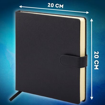Скетчбук, слоновая кость 140 г/м2, 200х200 мм, 80 л., КОЖЗАМ, застежка, BRAUBERG ART CLASSIC, черный, 116462