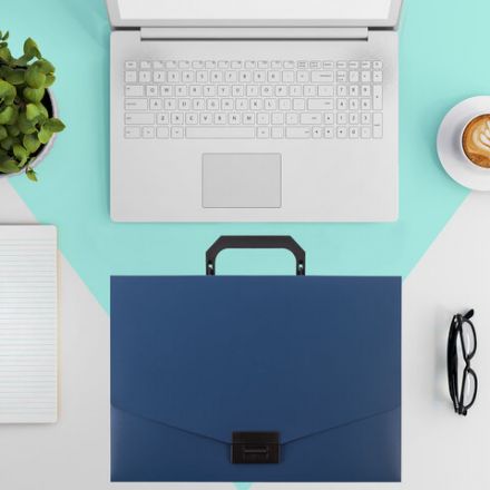 Портфель пластиковый STAFF А4 (320х225х36 мм), без отделений, синий, 229240 Портфель пластиковый STAFF А4 (320х225х36 мм), без отделений, синий, 229240