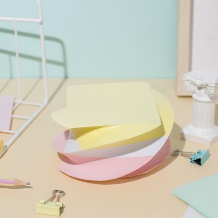 Блок для записей Attache 80x80x50 мм разноцветный (плотность 80-100 г/кв.м) Блок для записей Attache 80x80x50 мм разноцветный (плотность 80-100 г/кв.м)