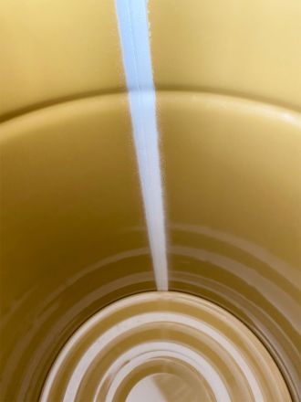 Ведро металл 20л. с крышкой и обручем, с покрытием внутри синий Ведро металл 20л. с крышкой и обручем, с покрытием внутри синий