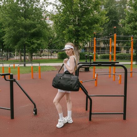 Сумка спортивная HEIKKI WORKOUT (ХЕЙКИ), карман на молнии, черная, 28x51x25 см, 273916 Сумка спортивная HEIKKI WORKOUT (ХЕЙКИ), карман на молнии, черная, 28x51x25 см, 273916