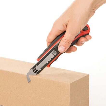 Лезвия для ножей 18 мм BRAUBERG, КОМПЛЕКТ 10 шт., толщина лезвия 0,5 мм, в пластиковом пенале, 230925 Лезвия для ножей 18 мм BRAUBERG, КОМПЛЕКТ 10 шт., толщина лезвия 0,5 мм, в пластиковом пенале, 230925