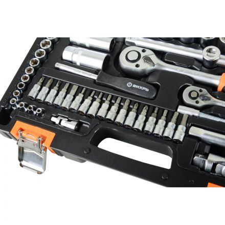 Набор инструмента Вихрь 1/2, 1/4 , CrV, пластик. кейс 82 предм (73/6/7/3) Набор инструмента Вихрь 1/2, 1/4 , CrV, пластик. кейс 82 предм (73/6/7/3)