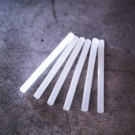 Клеевые стержни, диаметр 7 мм, длина 100 мм, белые, комплект 6 штук, BRAUBERG, европодвес, 670297 Клеевые стержни, диаметр 7 мм, длина 100 мм, белые, комплект 6 штук, BRAUBERG, европодвес, 670297