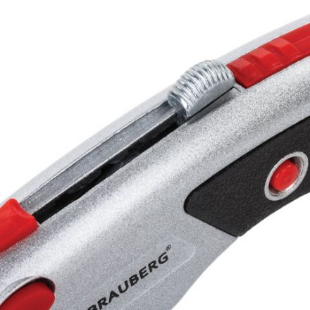 Нож универсальный мощный BRAUBERG "Professional", 6 лезвий в комплекте, фиксатор, металл, 235404 Нож универсальный мощный BRAUBERG "Professional", 6 лезвий в комплекте, фиксатор, металл, 235404