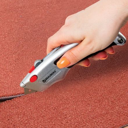 Нож универсальный мощный BRAUBERG "Professional", 6 лезвий в комплекте, фиксатор, металл, 235404 Нож универсальный мощный BRAUBERG "Professional", 6 лезвий в комплекте, фиксатор, металл, 235404