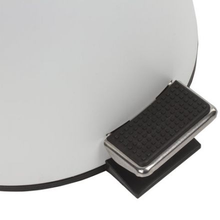 Ведро мусорное с педалью 5 литров "Classic", БЕЛОЕ ГЛЯНЦЕВОЕ, металлическое, со съемным внутренним ведром, LAIMA, 604947