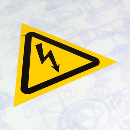 Знак "Опасность поражения электрическим током", КОМПЛЕКТ 10 штук, 150 мм, пленка, W08 Знак "Опасность поражения электрическим током", КОМПЛЕКТ 10 штук, 150 мм, пленка, W08