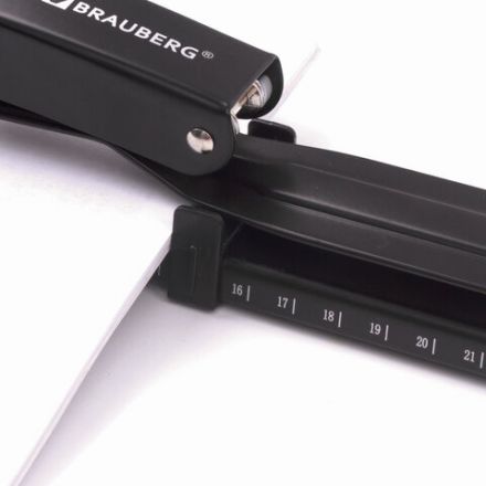 Степлер брошюровочный №24/6, 26/6 BRAUBERG "Universal", до 25 листов, черный, 220942
