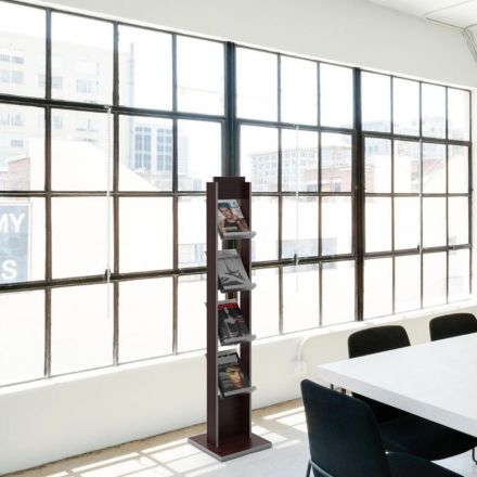 Стойка напольная Комус Альманах ДСП-венге, 4 кармана А4, фриз 25x15 см Стойка напольная Комус Альманах ДСП-венге, 4 кармана А4, фриз 25x15 см