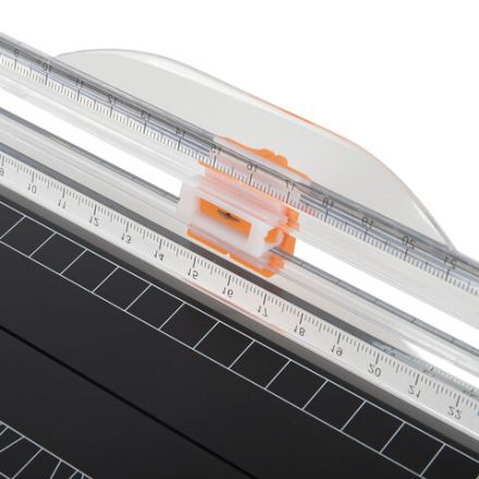 Резак роликовый BRAUBERG SUPER A4, до 12 л., длина реза 310 мм, линейка, А4, 532328 Резак роликовый BRAUBERG SUPER A4, до 12 л., длина реза 310 мм, линейка, А4, 532328