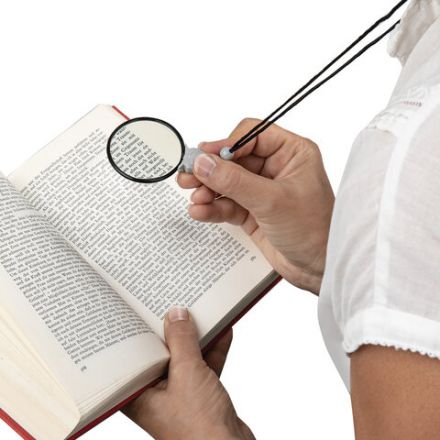 Лупа просмотровая нашейная STAFF, 4-х кратное увеличение, на шнурке, диаметр 50 мм, 455432 Лупа просмотровая нашейная STAFF, 4-х кратное увеличение, на шнурке, диаметр 50 мм, 455432