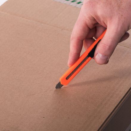 Нож канцелярский 9 мм BRAUBERG "Classic", фиксатор, корпус ассорти, упаковка с европодвесом, 230914