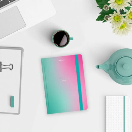 Блокнот с резинкой в клетку 96 л., А5 (145х203 мм), твердая обложка с фольгой, BRAUBERG, "Градиент", 113732 Блокнот с резинкой в клетку 96 л., А5 (145х203 мм), твердая обложка с фольгой, BRAUBERG, "Градиент", 113732