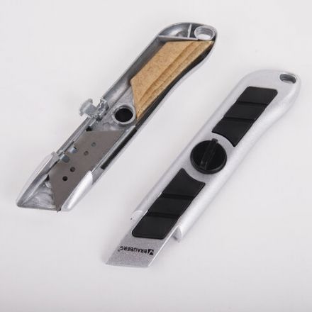 Нож универсальный мощный BRAUBERG "Professional", 6 лезвий в комплекте, фиксатор, металл, 235403 Нож универсальный мощный BRAUBERG "Professional", 6 лезвий в комплекте, фиксатор, металл, 235403