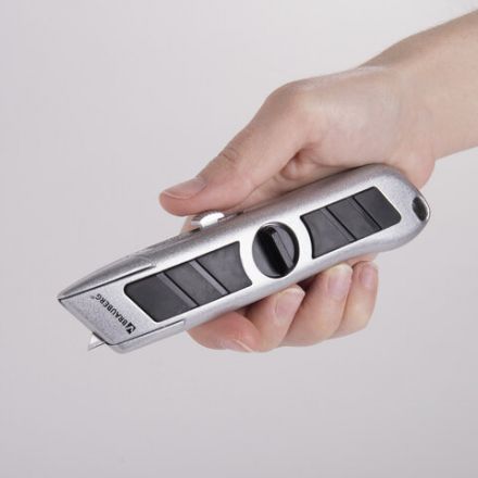 Нож универсальный мощный BRAUBERG "Professional", 6 лезвий в комплекте, фиксатор, металл, 235403 Нож универсальный мощный BRAUBERG "Professional", 6 лезвий в комплекте, фиксатор, металл, 235403